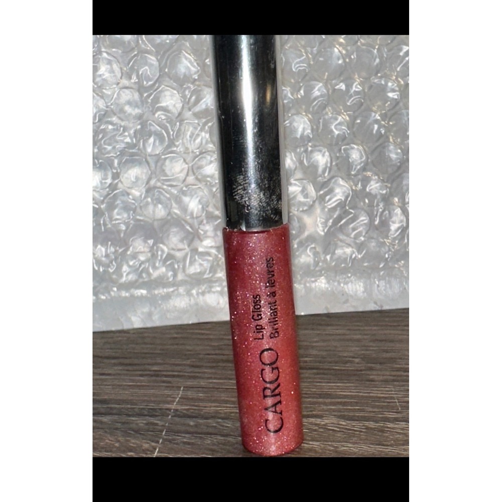 Cargo Lip Gloss Morocco Shimmer Pink Red High Shine Glitter‎ Finish lips face